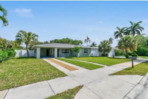 12 Wellesley Drive, Lake Worth, FL 33460 - MLS#R11146580