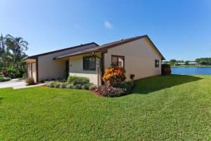 39 Mayfair Lane, Boynton Beach