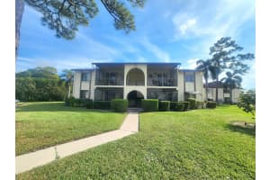 310 Knotty Pine Circle D-2, Greenacres, Fl 33463, Greenacres