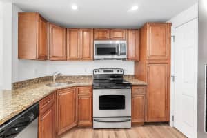 4500 N Flagler Drive C17, West Palm Beach, FL 33407 - MLS#R11146747