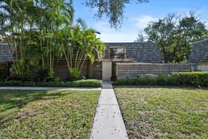 625 6th Terrace, Palm Beach Gardens, FL 33418 - MLS#R11146829