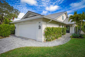 221 E River Park Drive, Jupiter, FL 33477 Sold 01/15/26