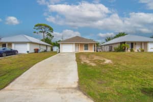 426 15th Lane SW, Vero Beach, FL 32962 - MLS#R11146943