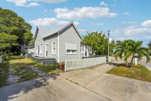 301 S 7th S Street, Fort Pierce, FL 34950 - MLS#R11147030