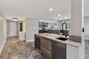 372 Golfview Road 201, North Palm Beach, FL 33408 - MLS#R11147046