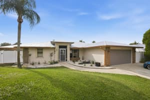 798 SE Thanksgiving Avenue, Port Saint Lucie, FL 34984 - MLS#R11147048