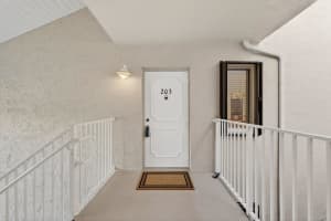 3207 S Lakeview Circle 6-203, Hutchinson Island, FL 34949 - MLS#R11147063