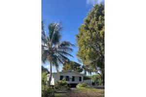 700 N Hepburn Avenue N, Jupiter, FL 33458 - MLS#R11147068