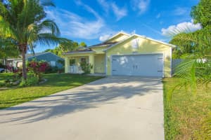 2671 SE Caladium Avenue, Port Saint Lucie, FL 34952 - MLS#R11147145
