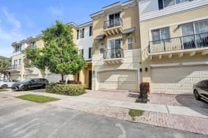 642 NW 38th Circle, Boca Raton, FL 33431 - MLS#R11147175