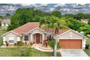 601 Riverside Drive, Port Saint Lucie, FL 34983 - MLS#R11147198