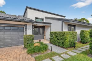 5212 Foxpointe Circle SE, Delray Beach, FL 33445 - MLS#R11147209