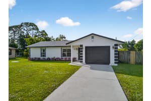 902 SW Dalton Avenue, Port Saint Lucie, FL 34953 - MLS#R11147235