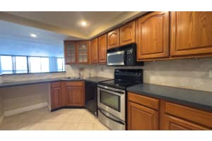 2425 Presidential Way 203, West Palm Beach, FL 33401 - MLS#R11147336