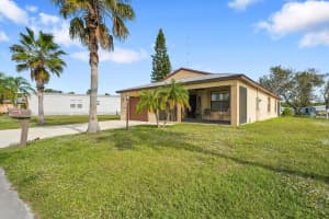 38 Alta Loma, Port Saint Lucie, FL 34952 - MLS#R11147362