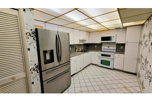 555 Oaks Lane, Pompano Beach, FL 33069 - MLS#R11147368