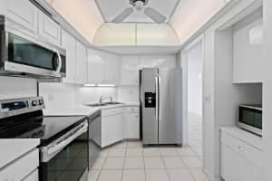 2425 Presidential Way 801, West Palm Beach, FL 33401 - MLS#R11147371