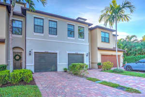 MLS# R11147388, Palm Springs, Florida 33406