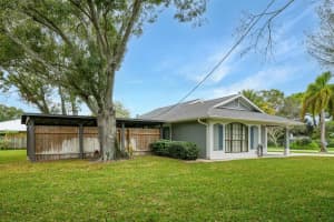 1001 Gatewood Avenue, Fort Pierce, FL 34982 - MLS#R11147400