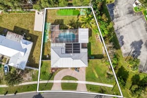 1425 SE San Sovina Terrace, Port Saint Lucie, FL 34952 - MLS#R11147460