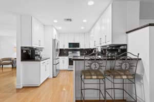 27 NE 16th Avenue, Pompano Beach, FL 33060 - MLS#R11147470