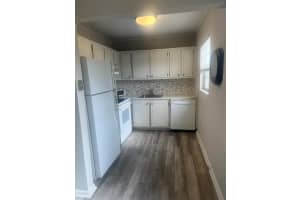 242 Mansfield F 242, Boca Raton