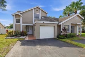 11140 Sw 11th Place, Davie, Fl 33324, Davie