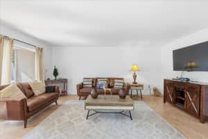 11140 SW 11th Place, Davie, FL 33324 - MLS#R11147585