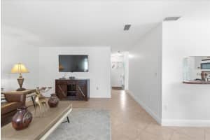 11140 SW 11th Place, Davie, FL 33324 - MLS#R11147585