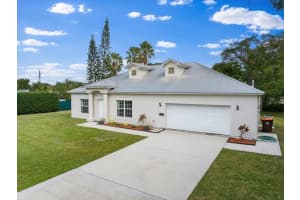 1410 4th Court, Vero Beach, FL 32960 - MLS#R11147586