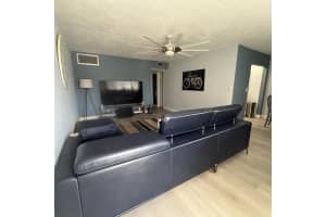 2102 Lake Osborne Drive 20, Lake Worth Beach, FL 33461 - MLS#R11147612