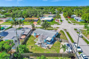 3241 SW 19th Street, Fort Lauderdale, FL 33312 - MLS#R11147620