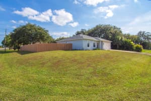 8686 104th Avenue, Vero Beach, FL 32967 - MLS#R11147664