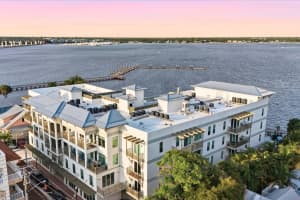 41 SW Seminole Street 206, Stuart, FL 34994 - MLS#R11147800