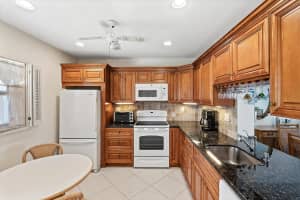250 20th Street, Boca Raton, FL 33431 - MLS#R11147838