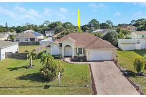 641 SW Lindsay Street, Port St Lucie, FL 34953 - MLS#R11147928