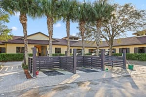 4980 Stables Way, Wellington, FL 33414 - MLS#R11148068