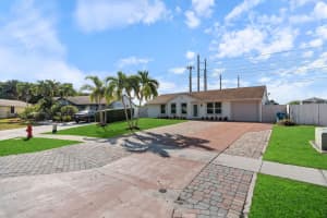 1104 Grandview Circle, Royal Palm Beach, FL 33411 - MLS#R11148152