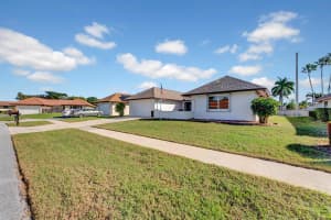 10306 Greentrail Drive N, Boynton Beach, FL 33436 - MLS#R11148186