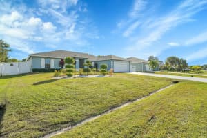 226 Starfish Avenue, Port Saint Lucie, FL 34984 - MLS#R11148275