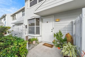 2725 NE 15th Street, Pompano Beach, FL 33062 - MLS#R11148313