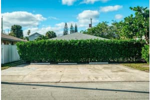 915 S N Street, Lake Worth Beach, FL 33460 - MLS#R11148454