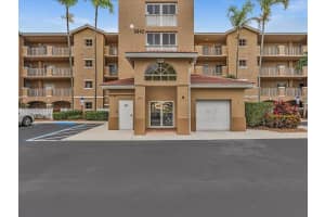 5842 Crystal Shores Drive 201, Boynton Beach, FL 33437 - MLS#R11148472