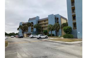 2820 Tennis Club Drive 401, West Palm Beach, FL 33417 - MLS#R11148589