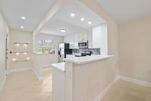 1090 Guildford E 1090, Boca Raton, FL 33434 - MLS#R11148621