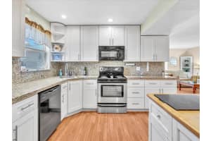 30 Colonial Club Drive 101, Boynton Beach, FL 33435 - MLS#R11148727