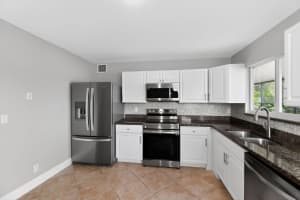 17 Tara Lakes Drive E, Boynton Beach, FL 33436 Sold 01/23/26