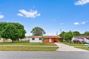 908 SE Hall Street, Stuart, FL 34994 - MLS#R11148825