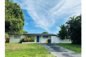 270 Nw 10th Street Boca Raton, FL 33432 - Off Market