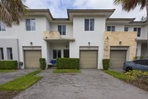 1120 Pioneer Way, Royal Palm Beach